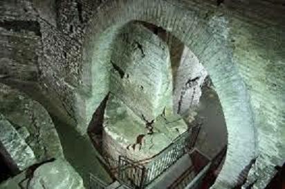 Antico quartiere del Trastevere: sotterranei della Chiesa di S. Crisogono e Chiesa di S. Cosimato