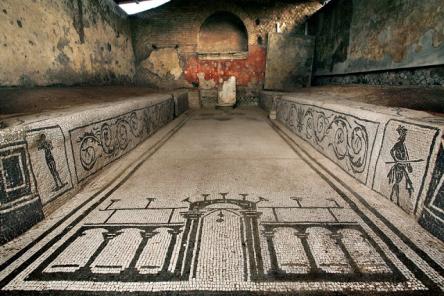 Ostia Antica: riti, miti e culti orientali - Visita guidata a templi, mitrei, sinagoga