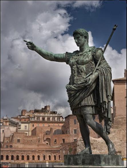 A spasso nel tempo con l'Imperatore Augusto - Passeggiata dal Teatro di Marcello al Foro di Augusto
