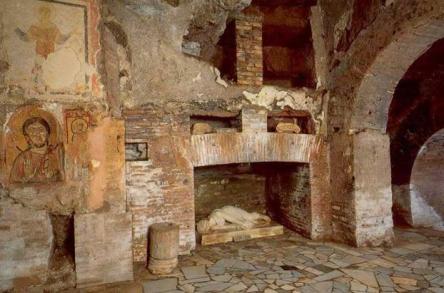 Santa Cecilia in Trastevere, i suoi sotterranei e gli affreschi medievali del Cavallini