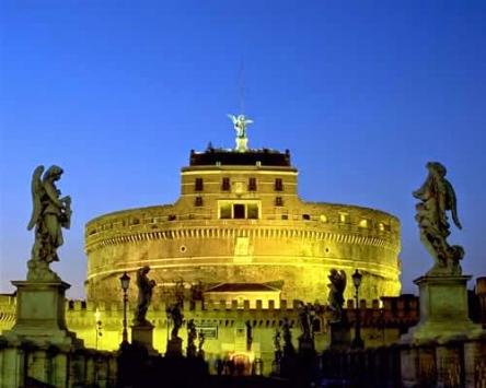 A spasso per Roma con i vostri Bambini nelle Notti d’Estate Castel St Angelo al chiaro di Luna