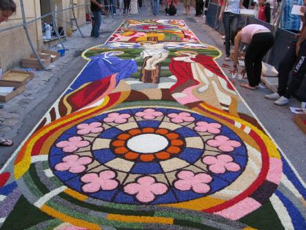 Fiori, olio e piatti tipici. Poggio Moiano festeggia 26/28 giugno