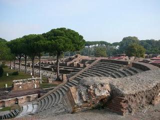 Ostia Antica 1° percorso: da Porta Romana al Foro, passando per il Teatro e la Caserma dei Vigili -