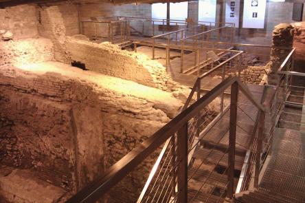 Archeologia sotterranea nel Vicus Caprarius + Fontana di Trevi