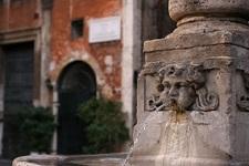 Rione Ponte: frammenti di rara bellezza