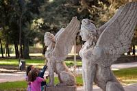 Caccia al tesoro nel giardino incantato di Villa Torlonia. Visita guidata per bambini
