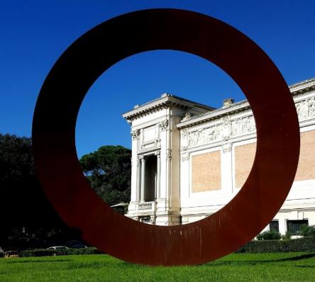 La Galleria Nazionale con esposizione Time is Out of Joint & The lasting. L'intervallo e la durata