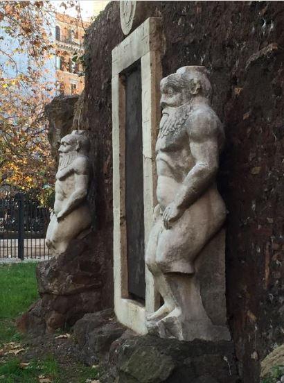 La Porta Magica e i Trofei di Mario (con apertura su richiesta)