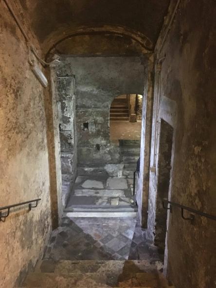 Crypta di Via Lata, Tempio di Adriano e Pantheon