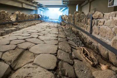 Strada romana emersa sotto il McDonald's - Visita guidata per bambini Marino, Roma