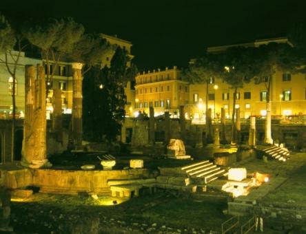 Andar per vicoli intorno al Pantheon