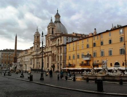 Andar per vicoli intorno a Piazza Navona