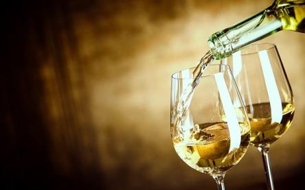 Sinestetica,  percorso tra vino, opera d’arte e musica guidato da Antonio Paolini