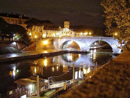 L’isola Tiberina e il Ghetto ebraico al tramonto