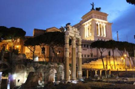 I Fori Imperiali illuminati: passeggiando con gli Imperatori sotto un cielo stellato, Roma