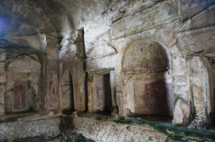 OmoGirando la Necropoli di Isola Sacra e Portus