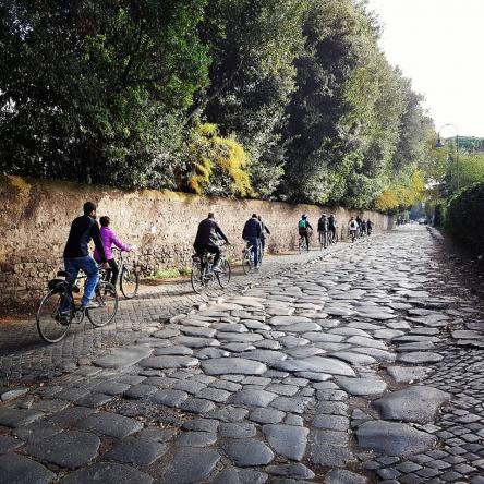 Pedalata tra storia e natura