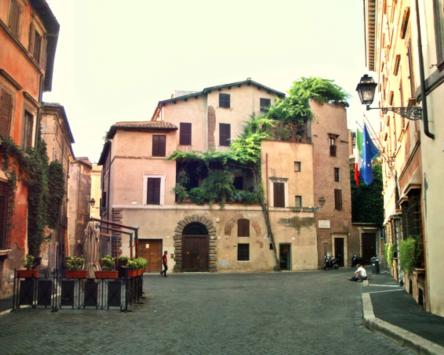 Piazzette nobili “nascoste” nel cuore di Roma