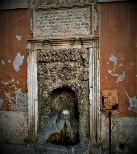 OmoGirando tra i vicoli del Rione Ponte