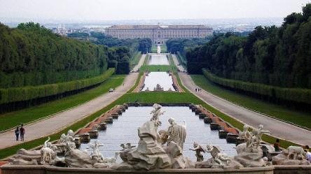 La Reggia di Caserta e il suo borgo (in pullman da Roma)