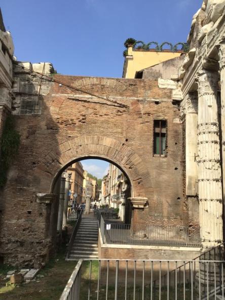 Passeggiata nel Rione Trastevere e Tramonto all’Isola Tiberina