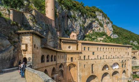 SUBIACO: I MONASTERI DI S. SCOLASTICA E DI S. BENEDETTO