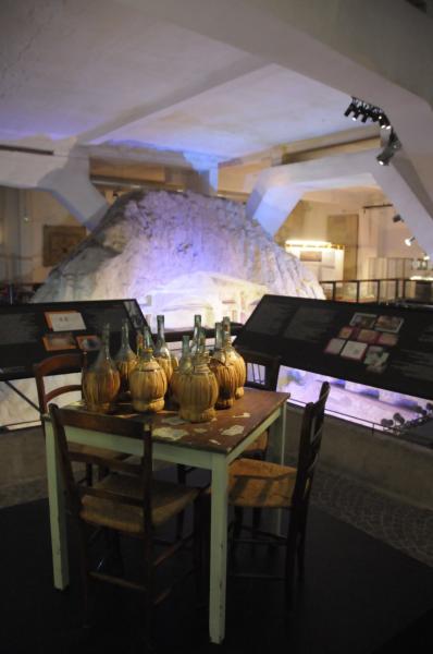 Omogirando le necropoli della Portuense e la mostra Roma 1975 al DrugStore Museum