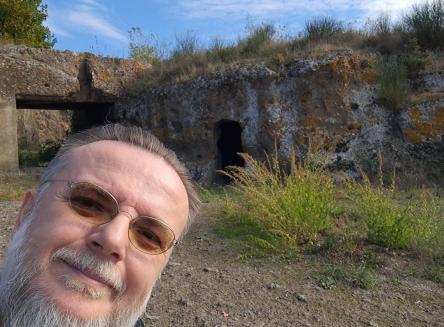 OmoGirando per grotte a Vetralla